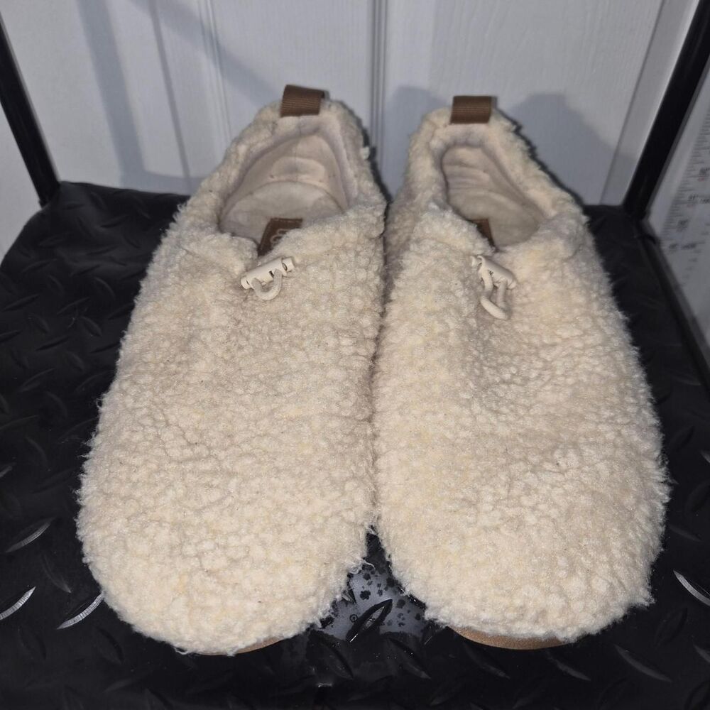 Ugg Women's Cream and Tan Slippers